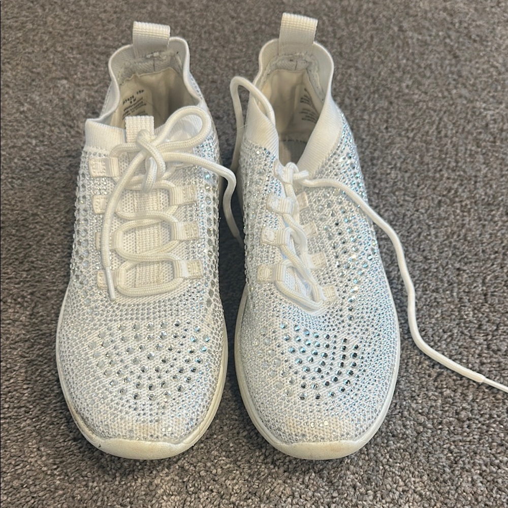 Super comfortable, blinking running shoes